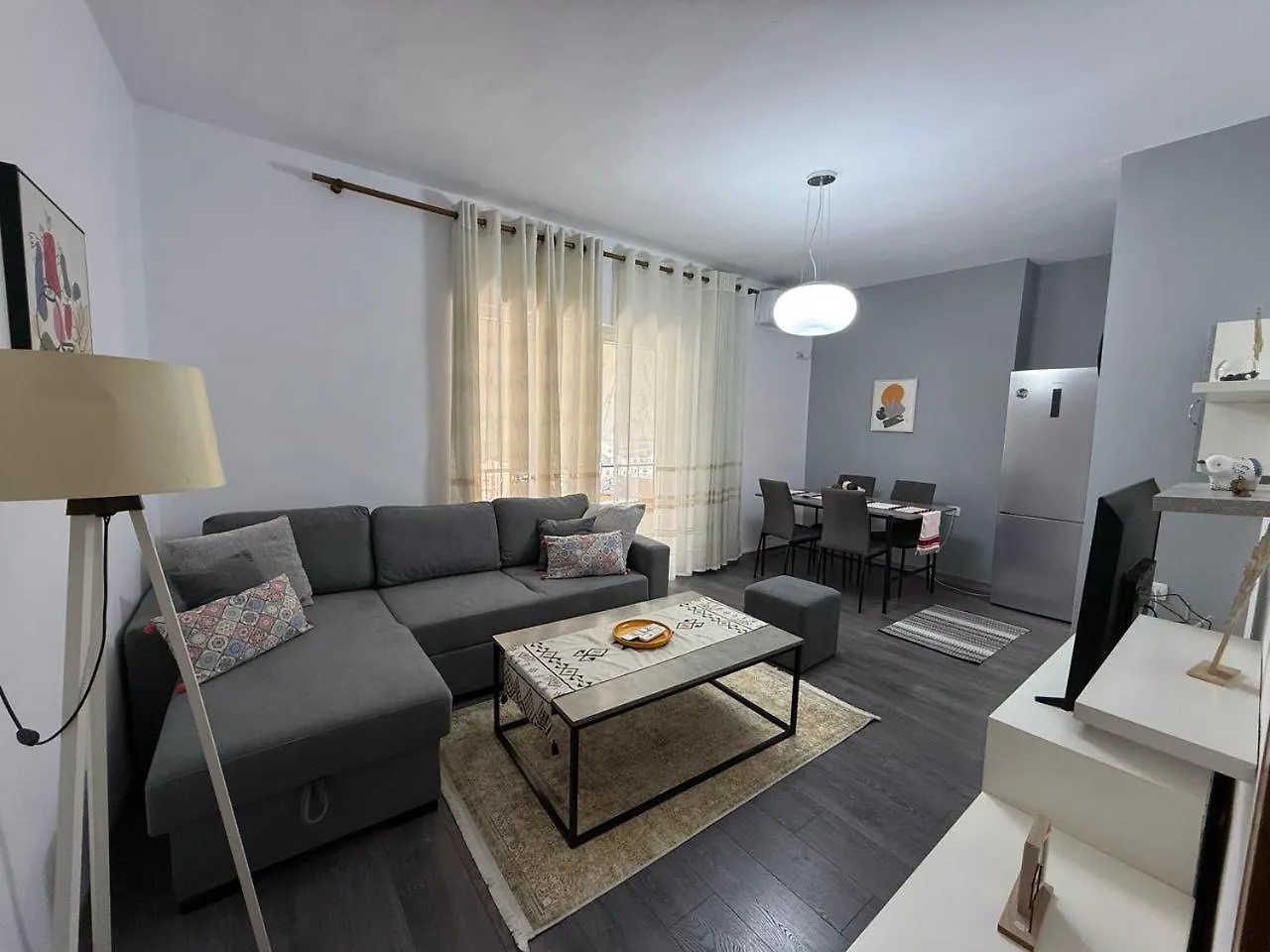 Juli'S Central Spot Tirana Albania